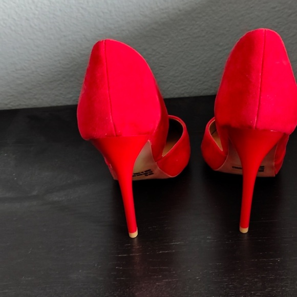 Red heels - Picture 3 of 3